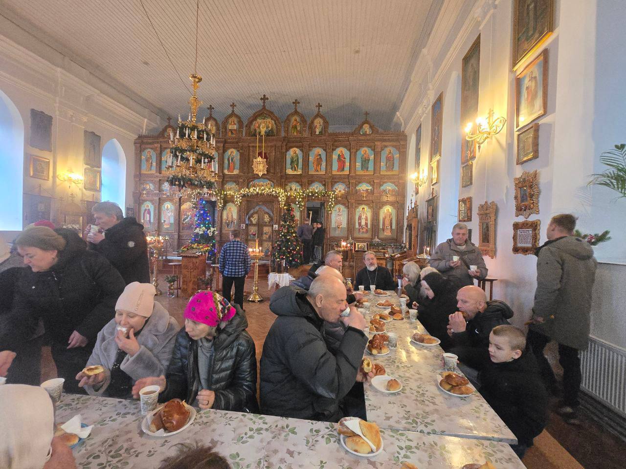 традиционная трапеза для прихожан